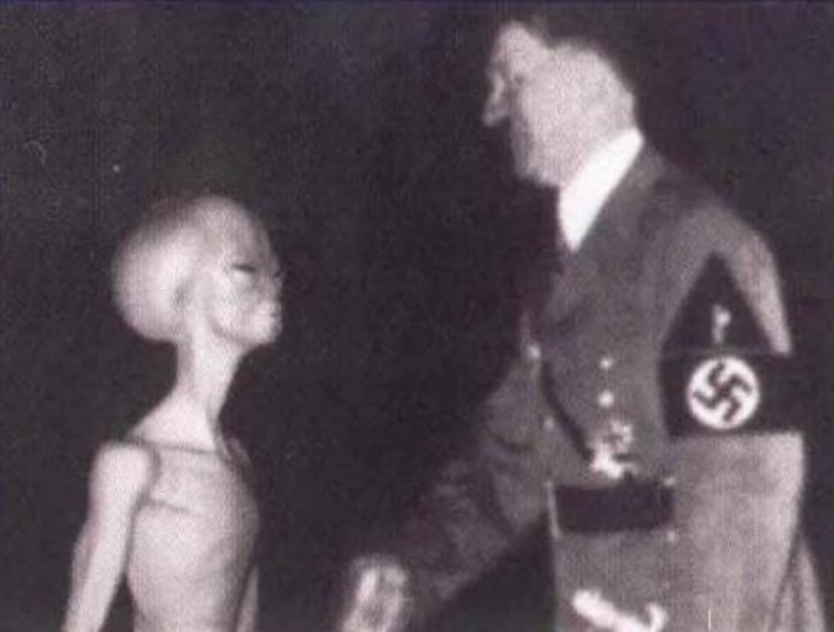 Адольф Гитлер и инопланетяне